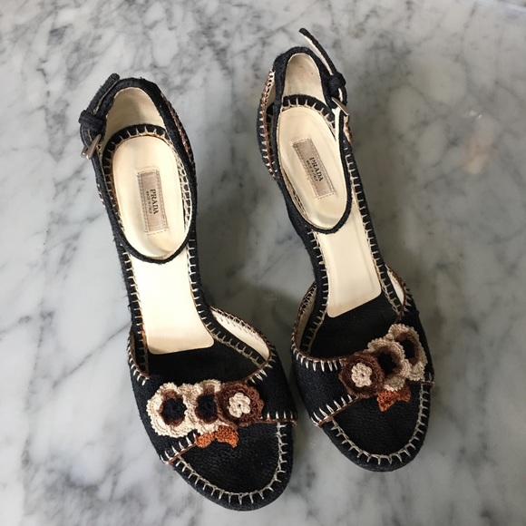 Vintage PRADA Black Tweed and Crochet Flower Appliqué Ankle Strap Wedge Sandals - Picture 3 of 6